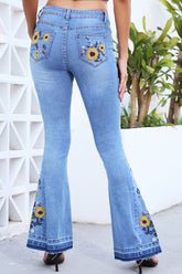 Jeans mit weitem Bein und Blumenstickerei in voller Größe